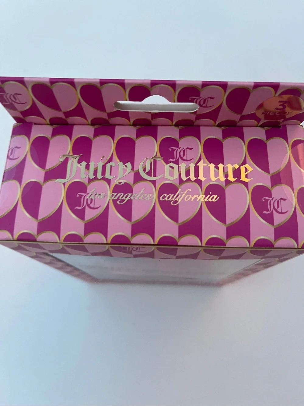 Juicy Couture Kabuki Blending Set featuring  heart-shape blending sponge & blush